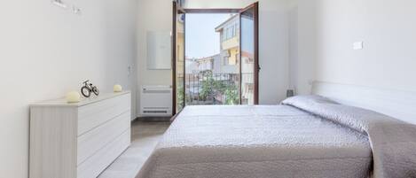 1 bedroom, iron/ironing board, Internet