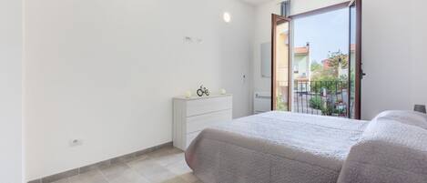 1 bedroom, iron/ironing board, Internet