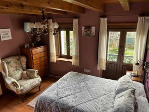 5 bedrooms, iron/ironing board, travel cot, free WiFi - Casa La Güelina en Asturias (Santianes del Terron)