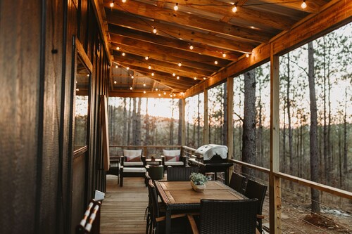 Mountain cabin,Creek access, Hot tub near Hochatown