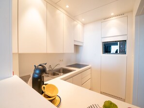 Fridge, cookware/dishes/utensils - Seaview Getaway Belgium by Interhome (Blankenberge)