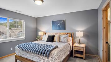 3 bedrooms, iron/ironing board, travel crib, WiFi