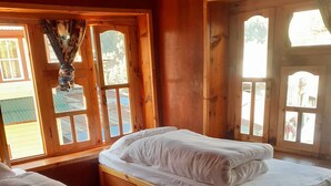 Room - Tribeni Lodge Restaurant And Bar (Phakding)