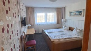 Double or Twin Room - Gasthof Hirschkeller (Goeppingen)