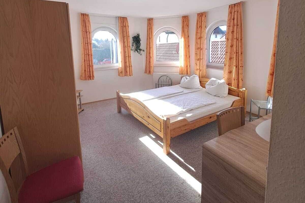 Double or Twin Room | WiFi (free)