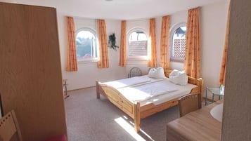 Double or Twin Room | Free WiFi