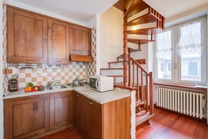 Fridge, microwave, stovetop, dishwasher - La Torre In The Center Of Town, Sauze d'Oulx, Italy (Sauze d'Oulx)