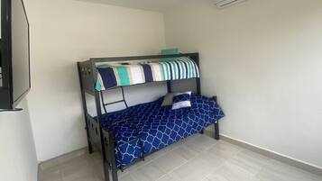 2 bedrooms, WiFi, bed sheets