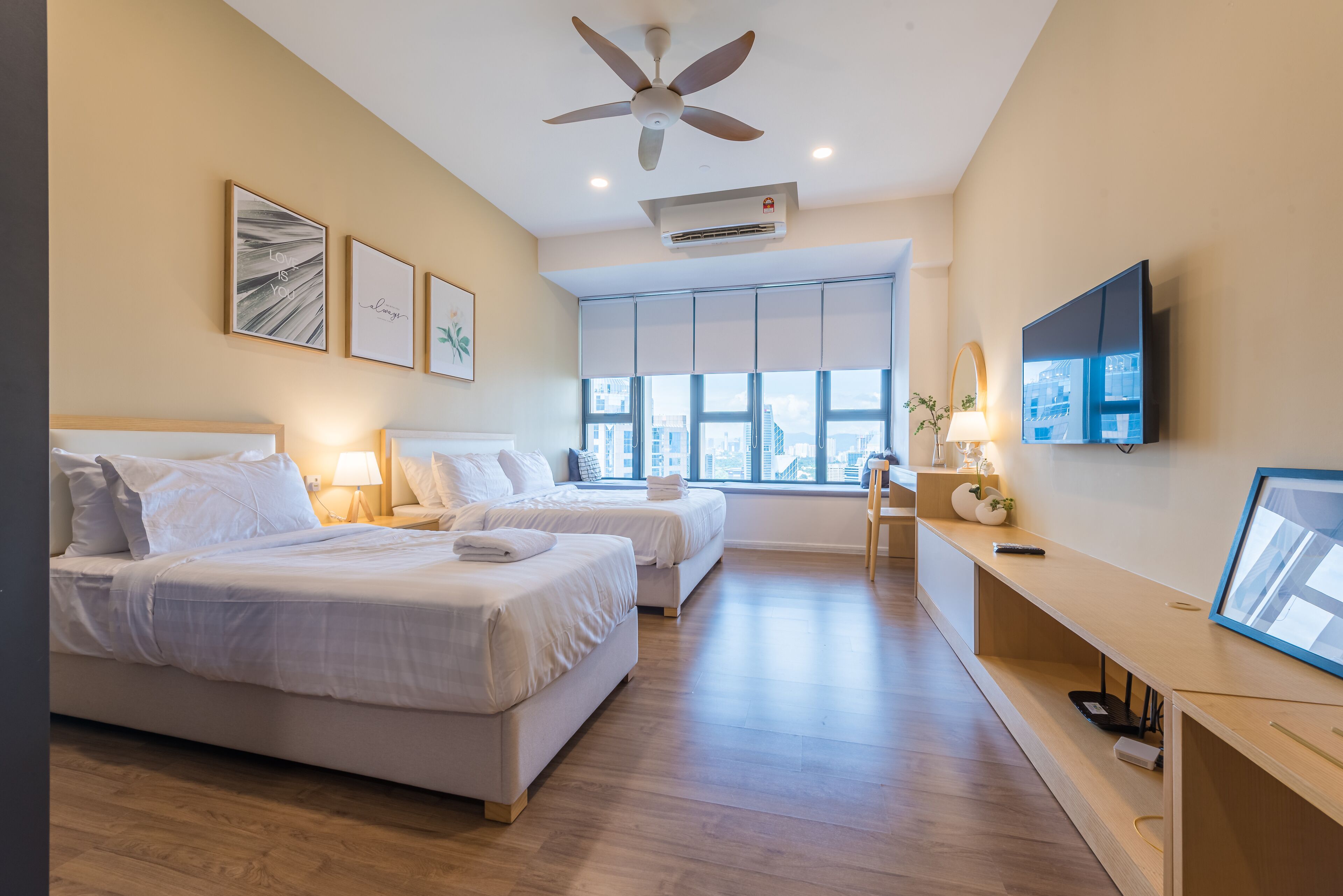 Hypo-allergenic bedding, desk, iron/ironing board, free WiFi