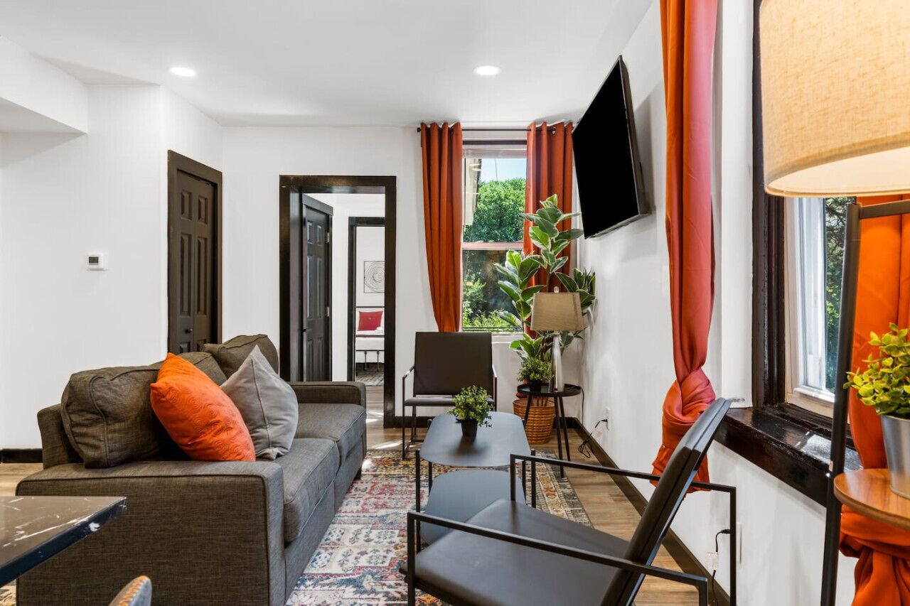 Smart TV, fireplace, books, offices