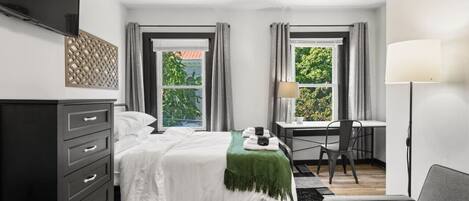 1 habitación, escritorio, tabla de planchar con plancha y wifi gratis