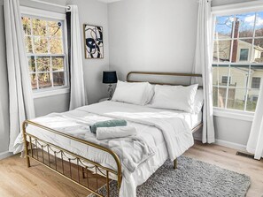 2 bedrooms, desk, iron/ironing board, WiFi - Silver Spring Serenity: 2BR/2BA, Nature & Access` (Silver Spring)