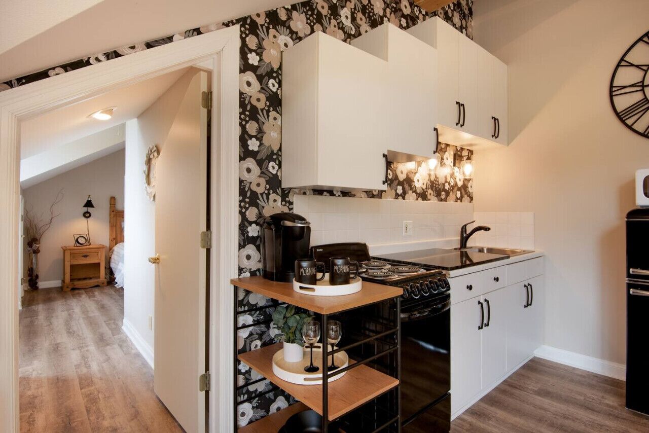 雪櫃、微波爐、焗爐、爐具