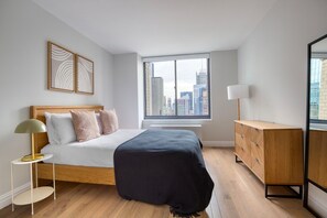 2 quartos, ferros/tábuas de passar roupa, Wi-Fi, roupa de cama