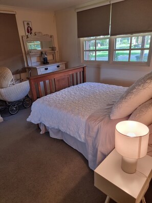 2 slaapkamers, een strijkplank/strijkijzer, wifi, beddengoed