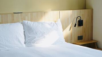 Habitación básica doble | Ropa de cama de alta calidad y edredón