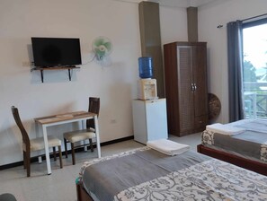 Habitación doble, vista al mar, junto a la playa | Wifi gratis y ropa de cama 