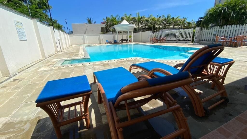 حمّام سباحة خارجي