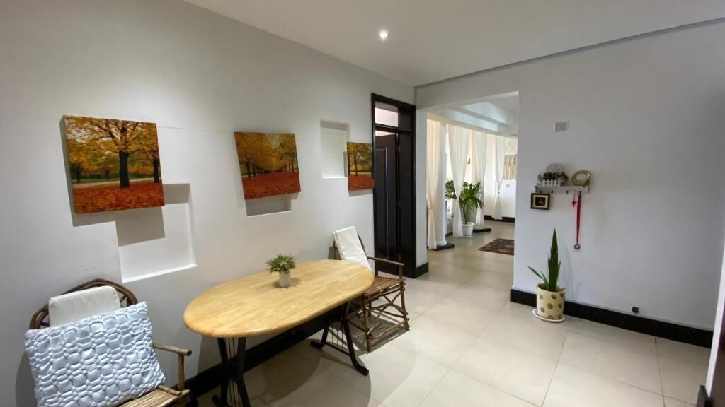 24-tums smart-tv med satellitkanaler