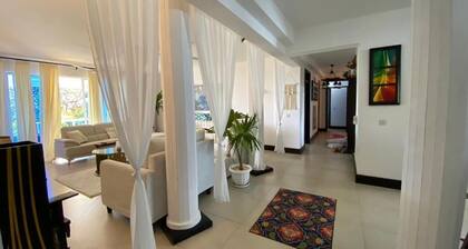 Lux Suites Hayana Palm Apartments
