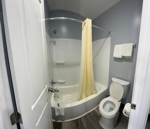 豪華單人房 | 浴室 | 免費盥洗用品