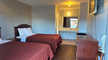 1 bedroom, individually decorated, individually furnished, desk