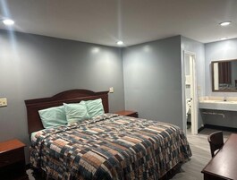 Decoración individual, mobiliario individual, escritorio y wifi gratis