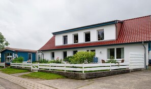 Exterior - Holiday flat 'Möve ABA Apartment 33' with sea view, shared garden and WLAN (Rerik)