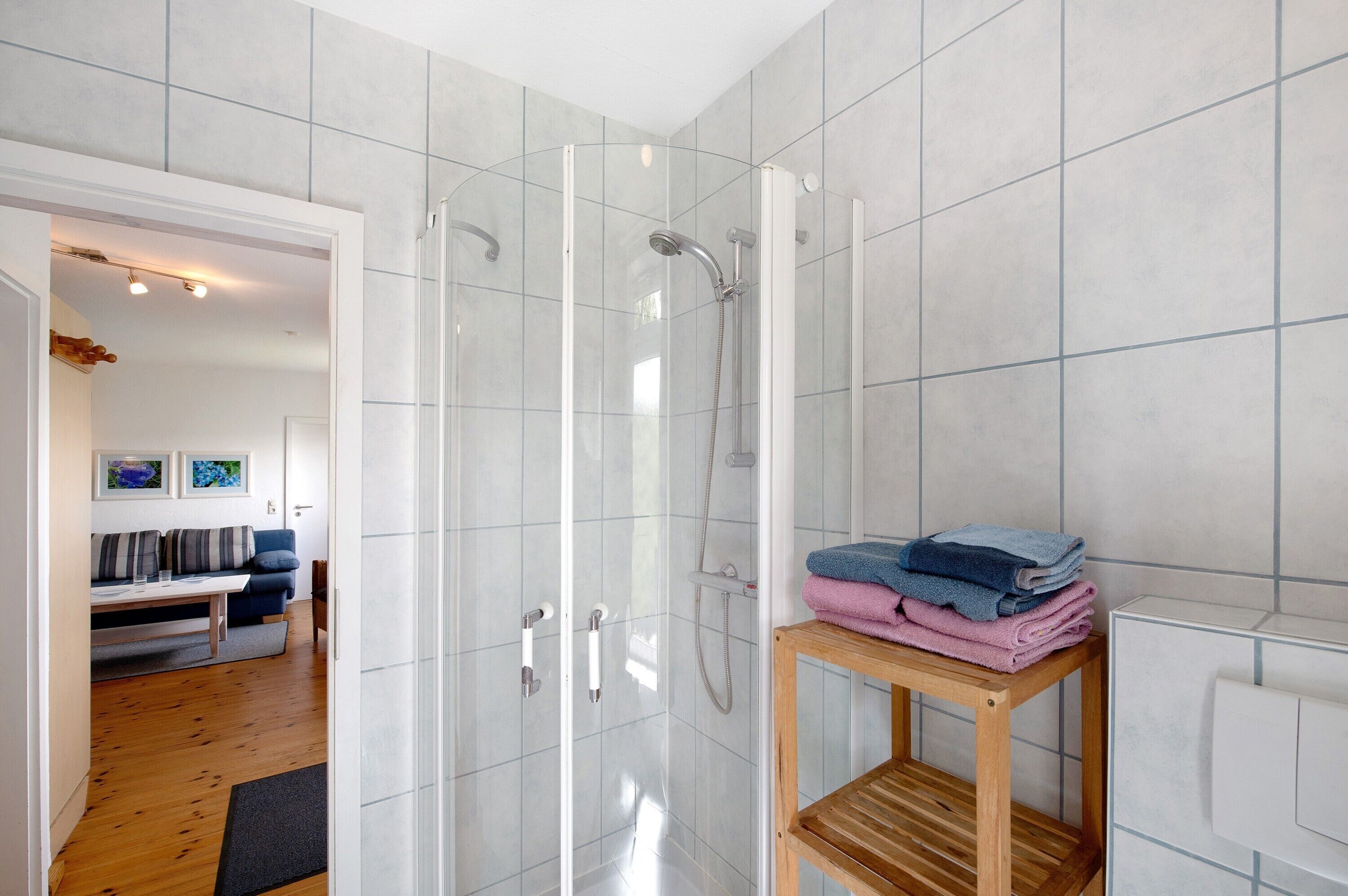 Shower, towels