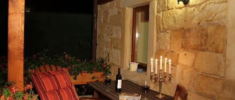 تناول الطعام بالخارج