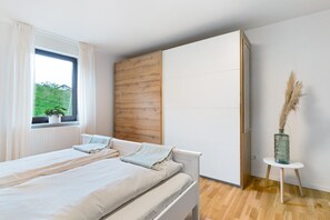 2 makuuhuonetta, silitysrauta/-lauta, ilmainen Wi-Fi, vuodevaatteet