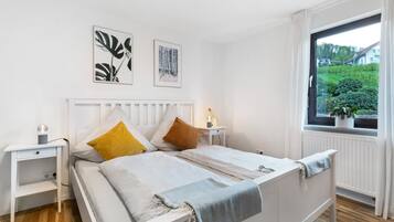 2 Schlafzimmer, BĂŒgeleisen/BĂŒgelbrett, kostenloses WLAN, BettwĂ€sche