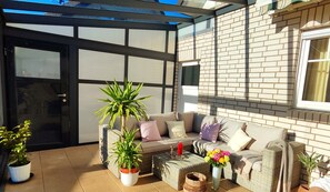 Terrace/patio - Holiday Home 'Grand Westfalia' with Terrace, Sports Room & 4 Free E-Bikes (Lotte)