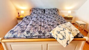 2 bedrooms, iron/ironing board, free WiFi, bed sheets