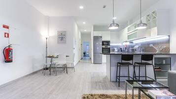 KylskÄp, mikrovÄgsugn, ugn och diskmaskin