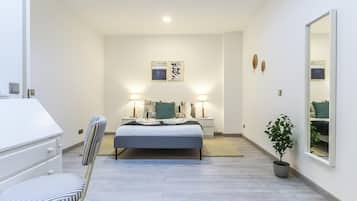 2 bedrooms, iron/ironing board, internet, bed sheets