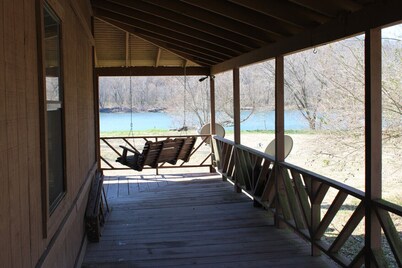 Hell Creek Cabin on the White River