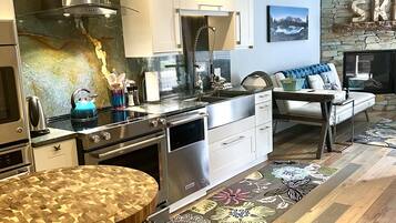 Réfrigérateur, micro-ondes, four, plaque de cuisson