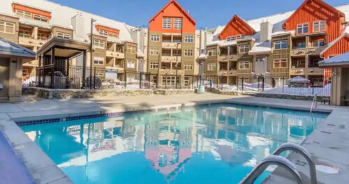 Charming 1BR,Nestled at Creekside Base, Steps to the Gondola, HotTub,Pool, Sauna
