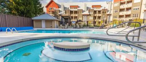 Piscine extérieure, piscine chauffée