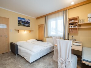 1 bedroom, Internet