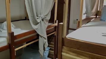 Chambre, 4 chambres | Coffres-forts dans les chambres, Wi-Fi gratuit