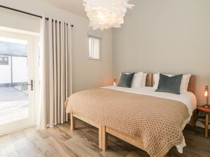 7 عدّة غرف نوم وبديكورات فريدة لكل غرفة وطراز فريد لكل وحدة