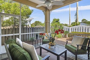 Terrace/patio - Golf Cart & 4 Bikes! 3 Min Walk to Pool & Hot Tub! 8 Min to Beach! New Listing! ~ Sunshine Retreat at Destiny West (Destin)