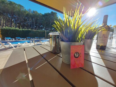 Spacious villa with private pool, a stone's throw from the beaches of San Marti.