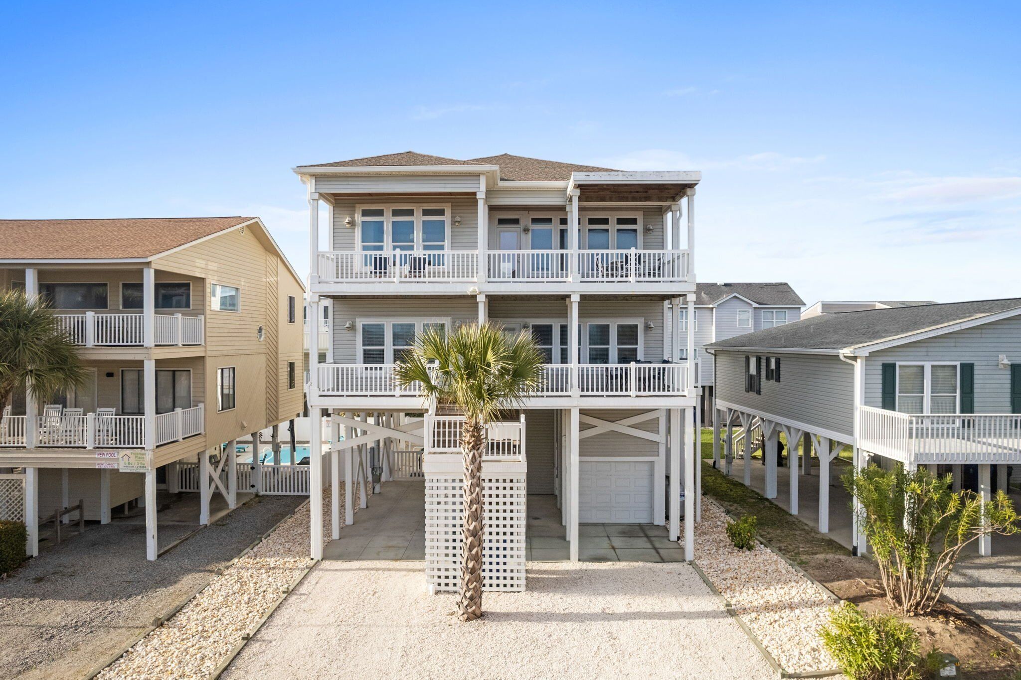 "Palm Breezes" Summer Weeks Open!!  Private Pool (Opt. Heat), Elevator, Pool Table
