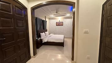 Dobbeltrom – deluxe | Skrivebord, wi-fi (inkludert) og sengetøy