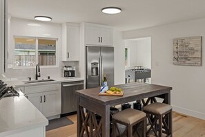 Fridge, microwave, oven, stovetop - Pebble Beach's Tee Time: 4BR 3BA walk to the beach (Pebble Beach)