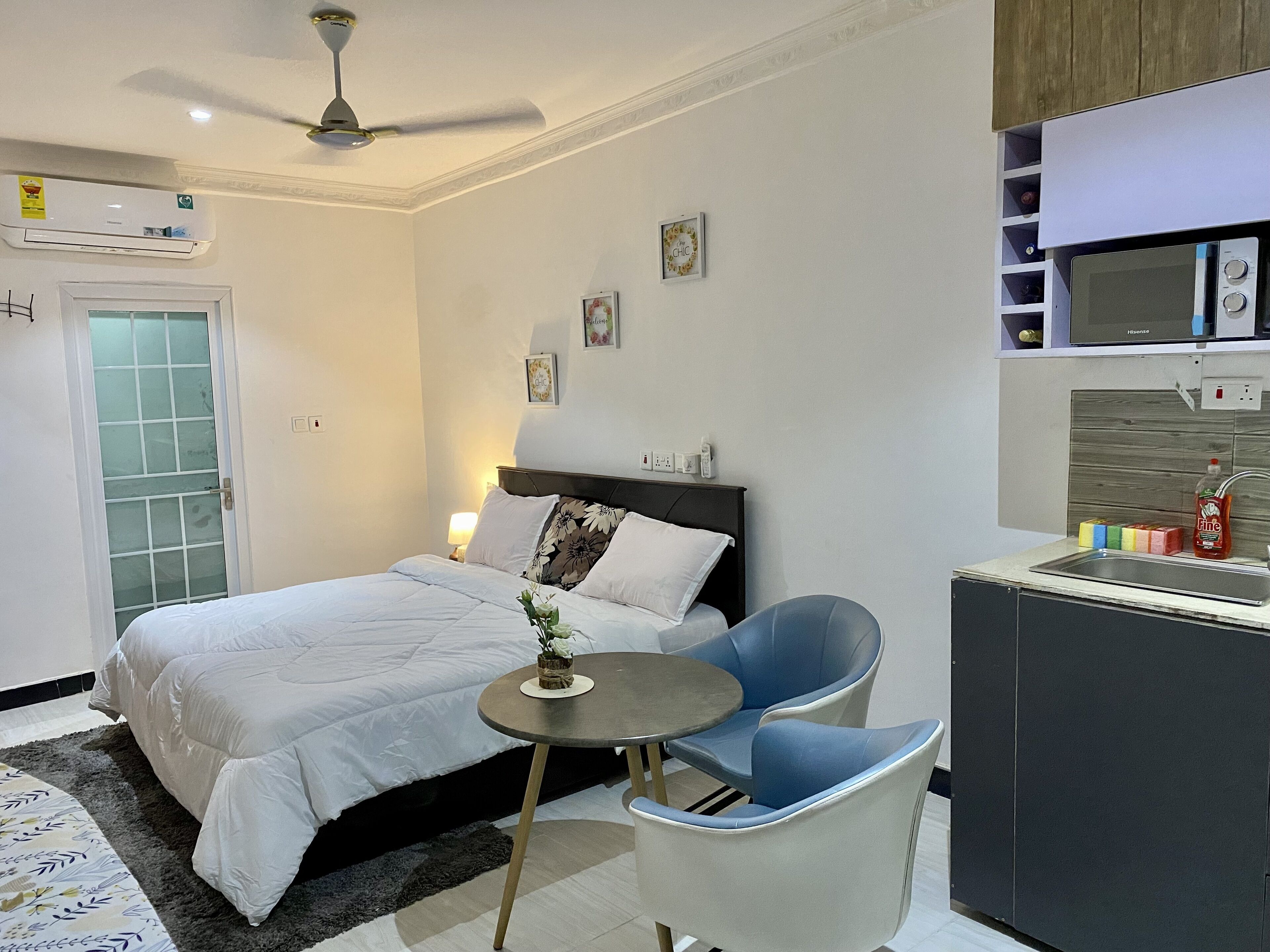 Studio | Individually decorated, individually furnished, laptop workspace
