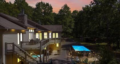 Private Pond & Pool, Hot Tub, Game Rooms, Theater